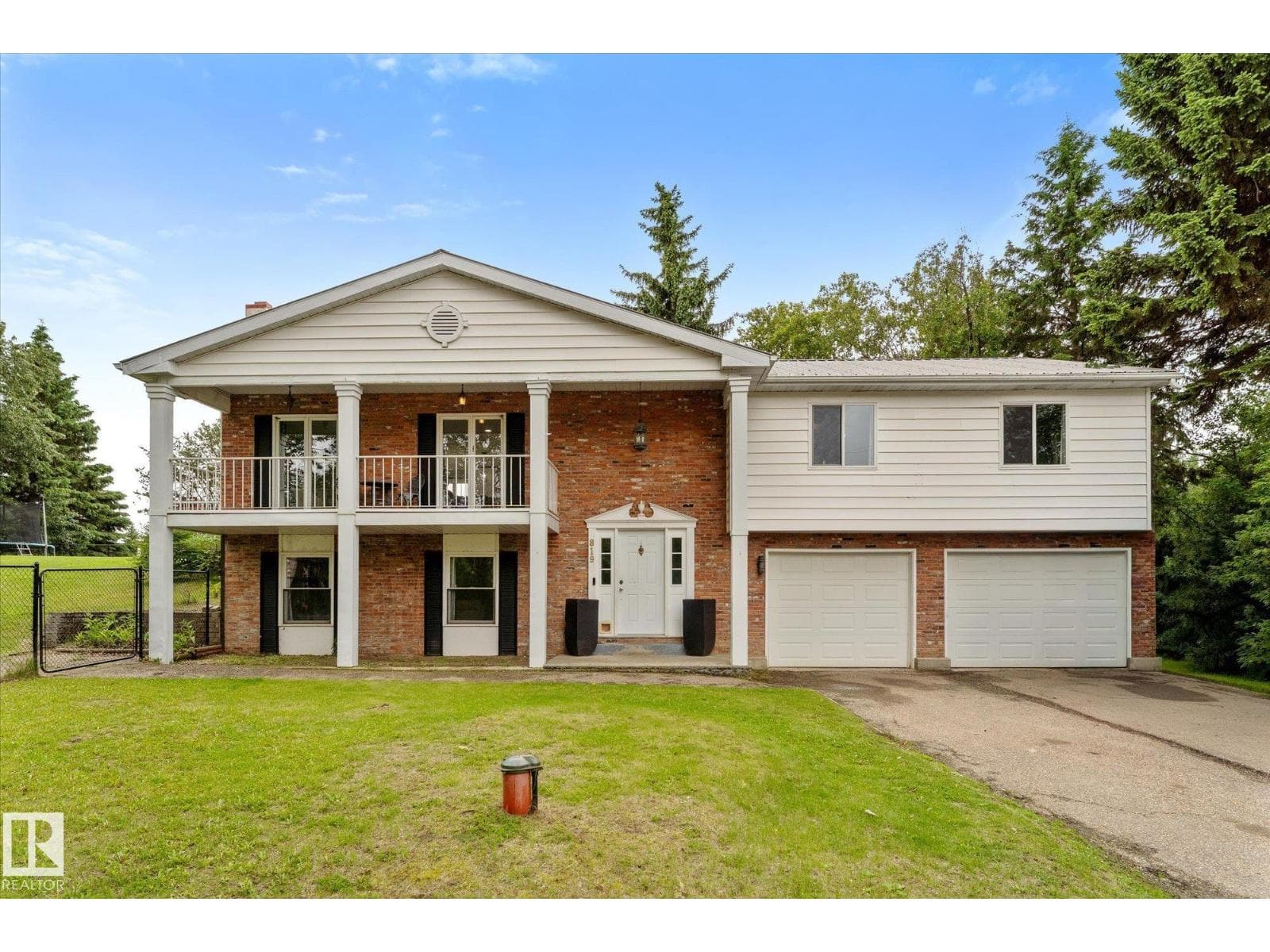819 Hermitage DR
