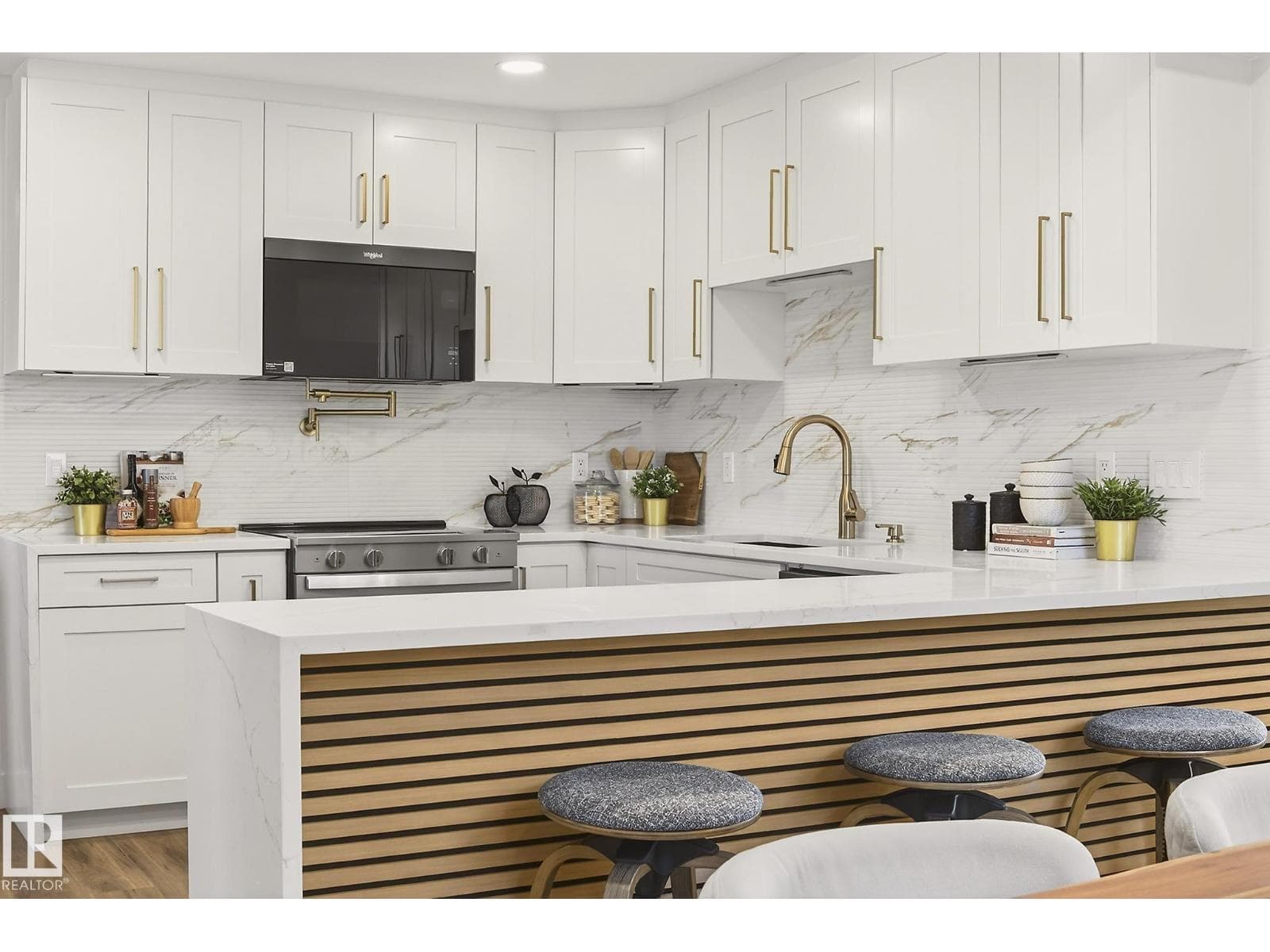 18312 91 AV NW