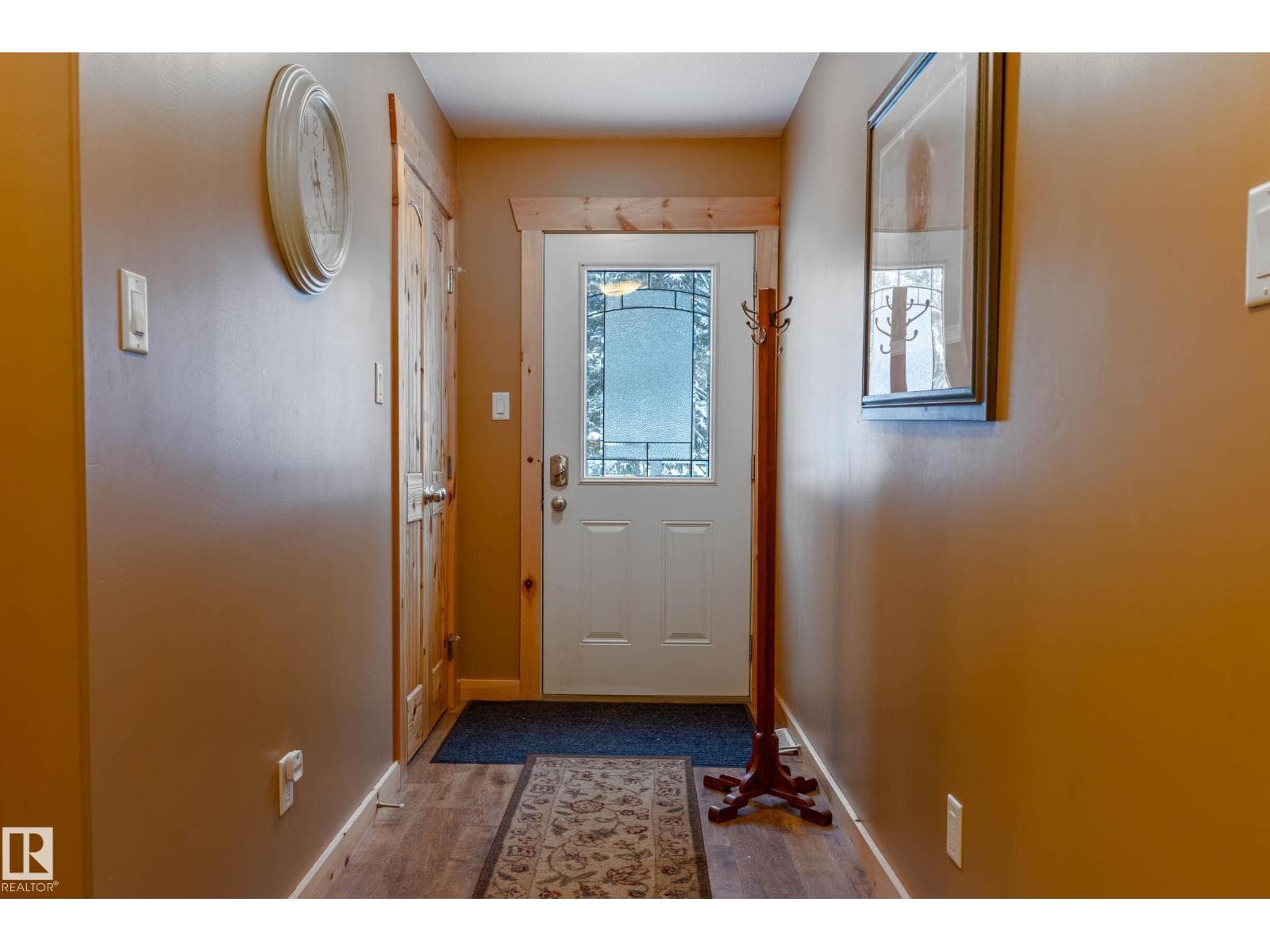 120 Lakeshore DR — photo 4