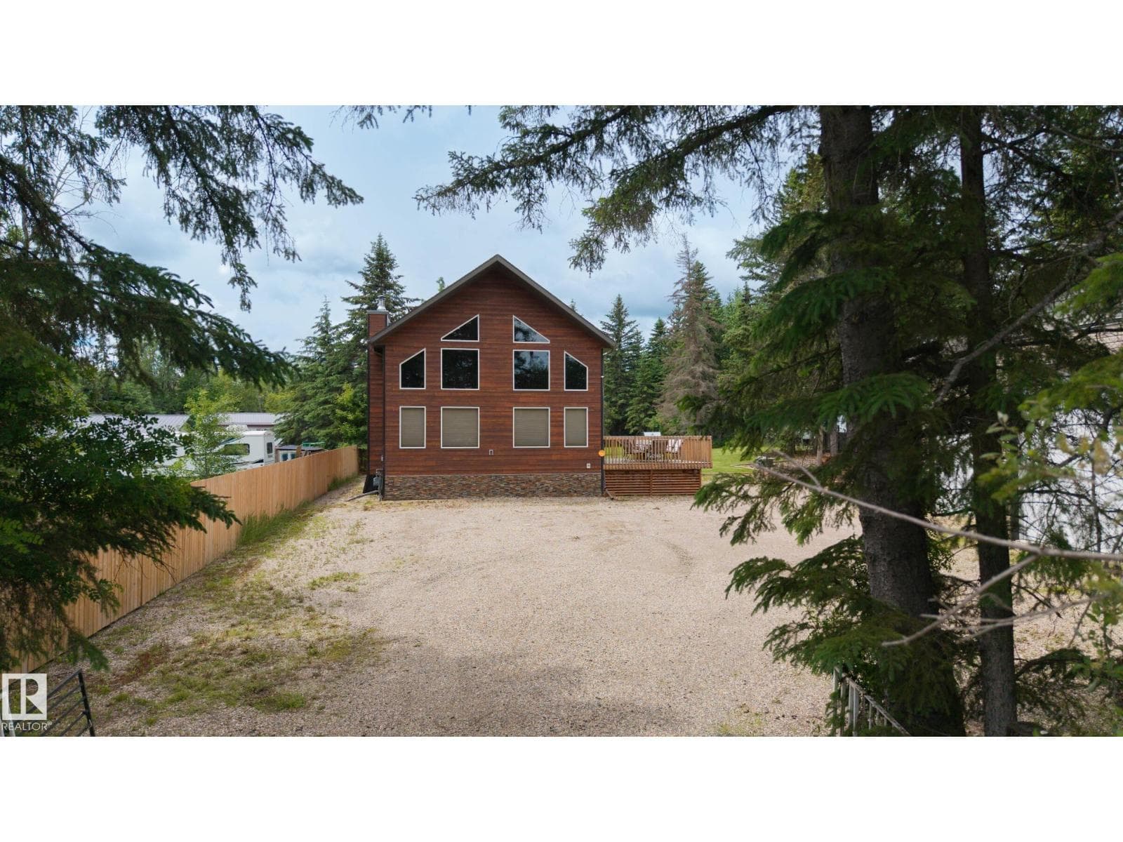 120 Lakeshore DR