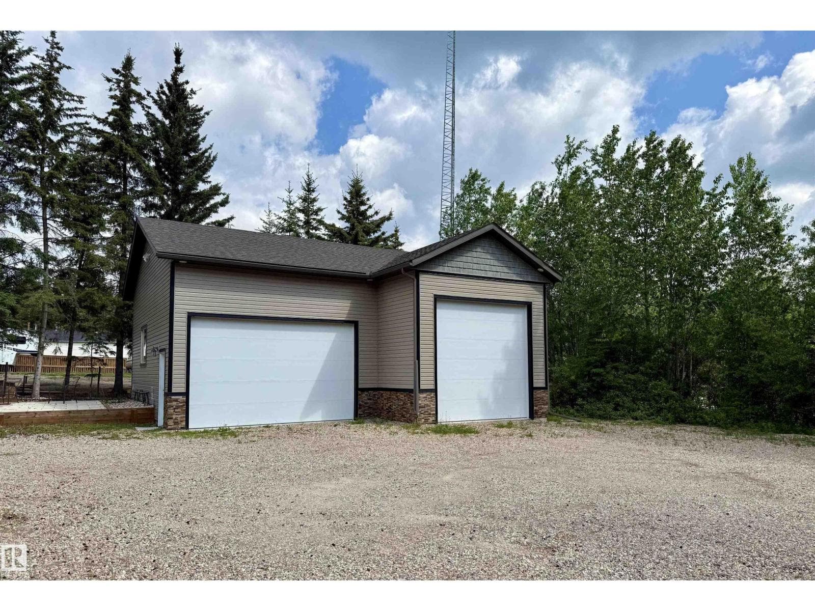 120 Lakeshore DR — photo 2