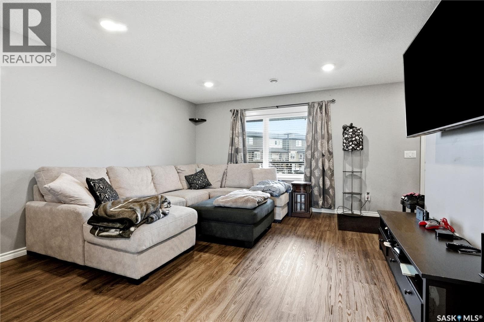 618 110 Akhtar BEND — photo 4