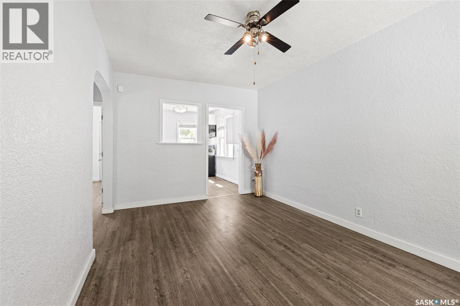 2167 Lindsay STREET — photo 2
