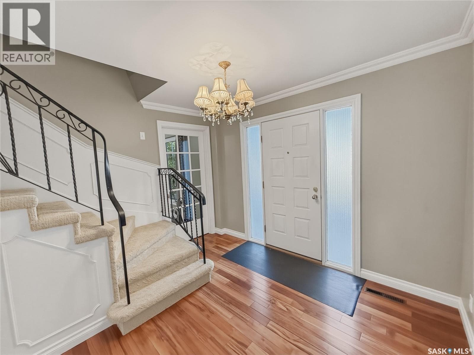 940 9th AVENUE NE — photo 3