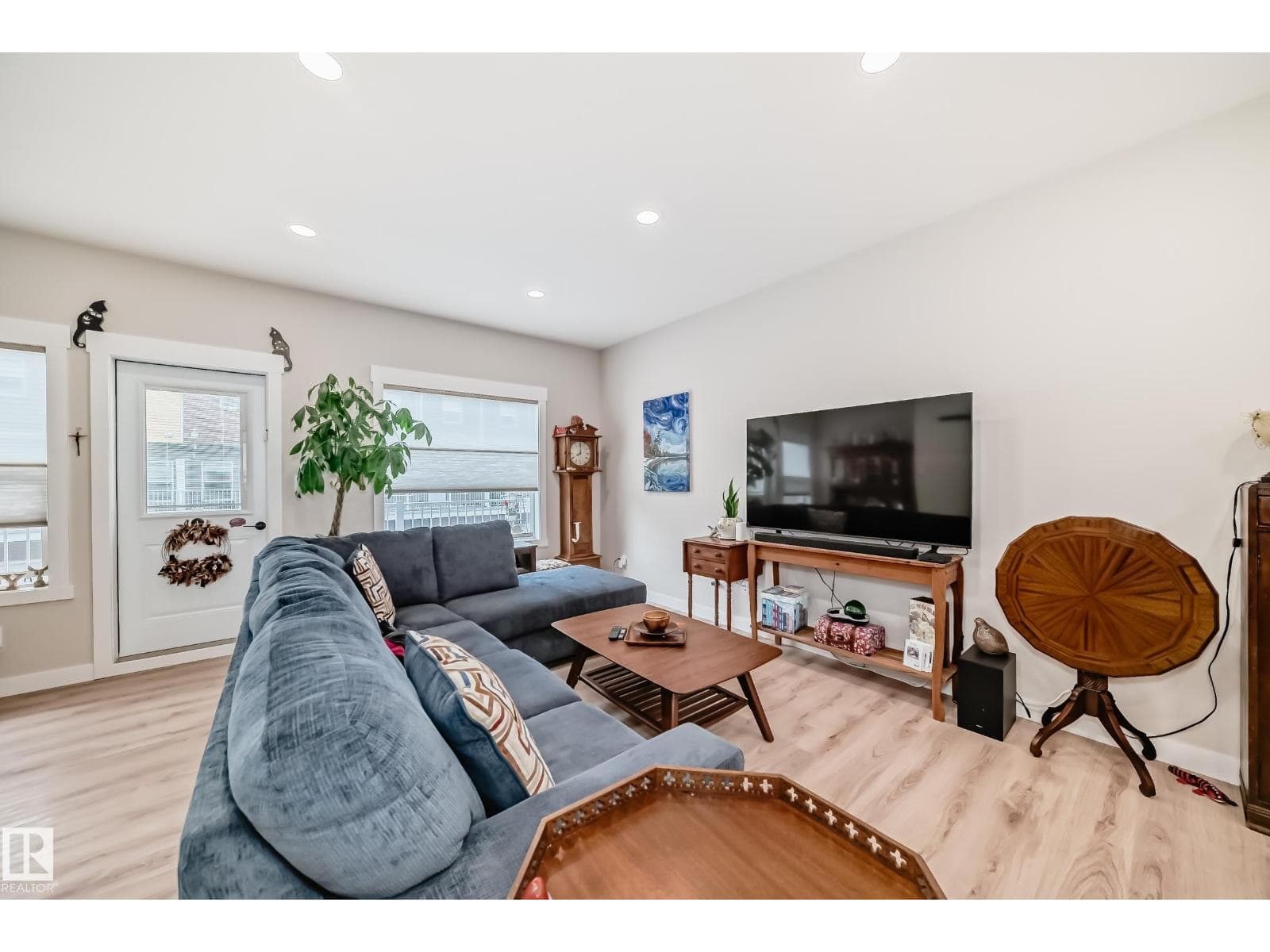 #37 150 EVERITT DR — photo 5
