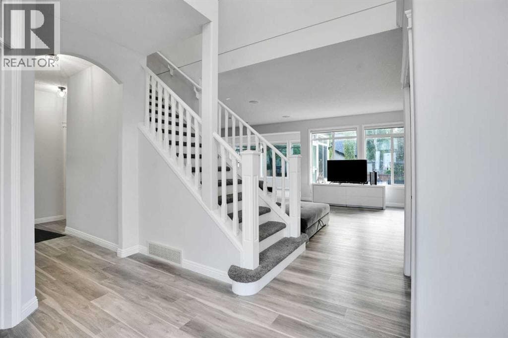 74 Cranleigh Green SE — photo 4