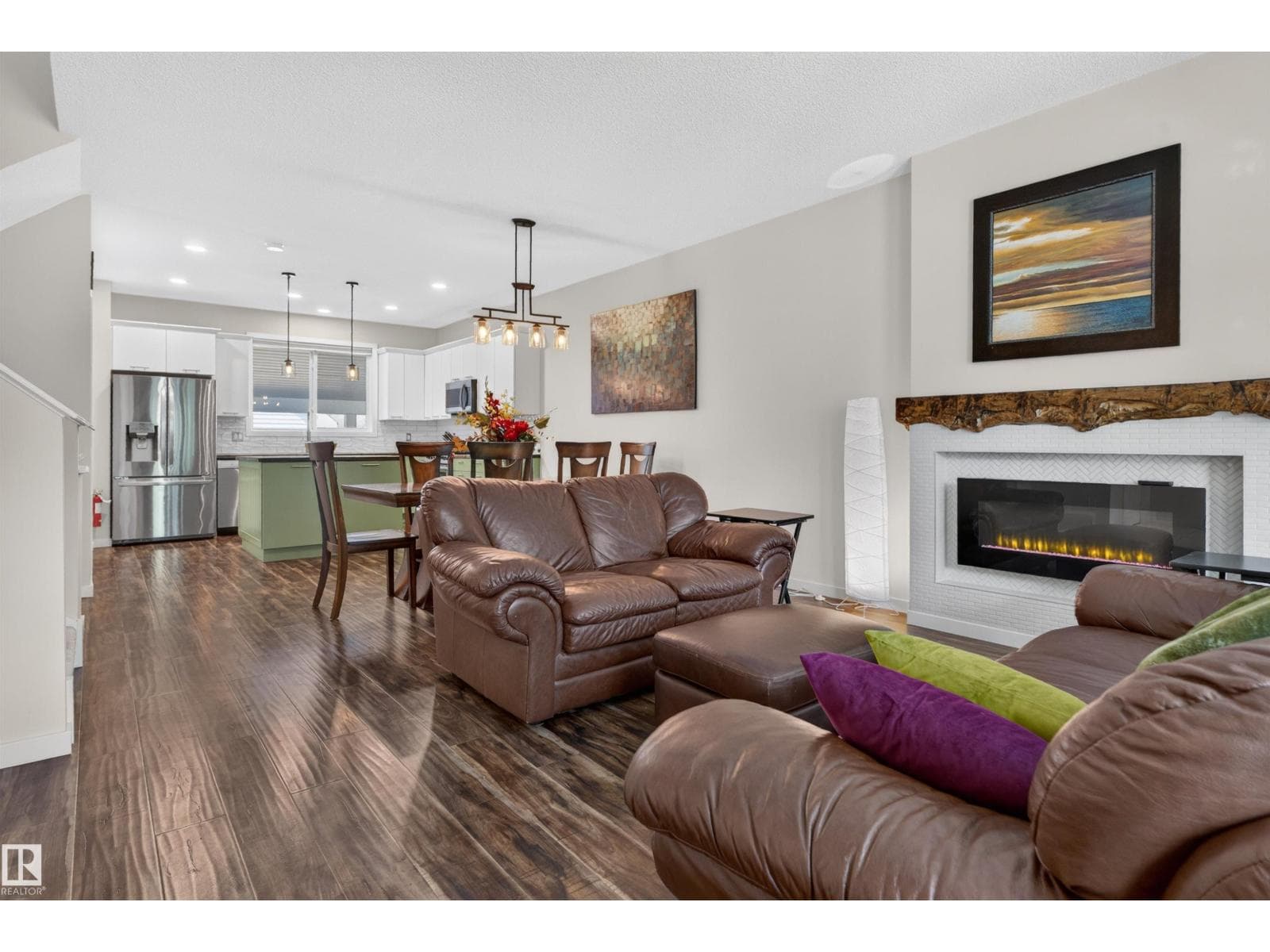 6928 22 AV SW — photo 4