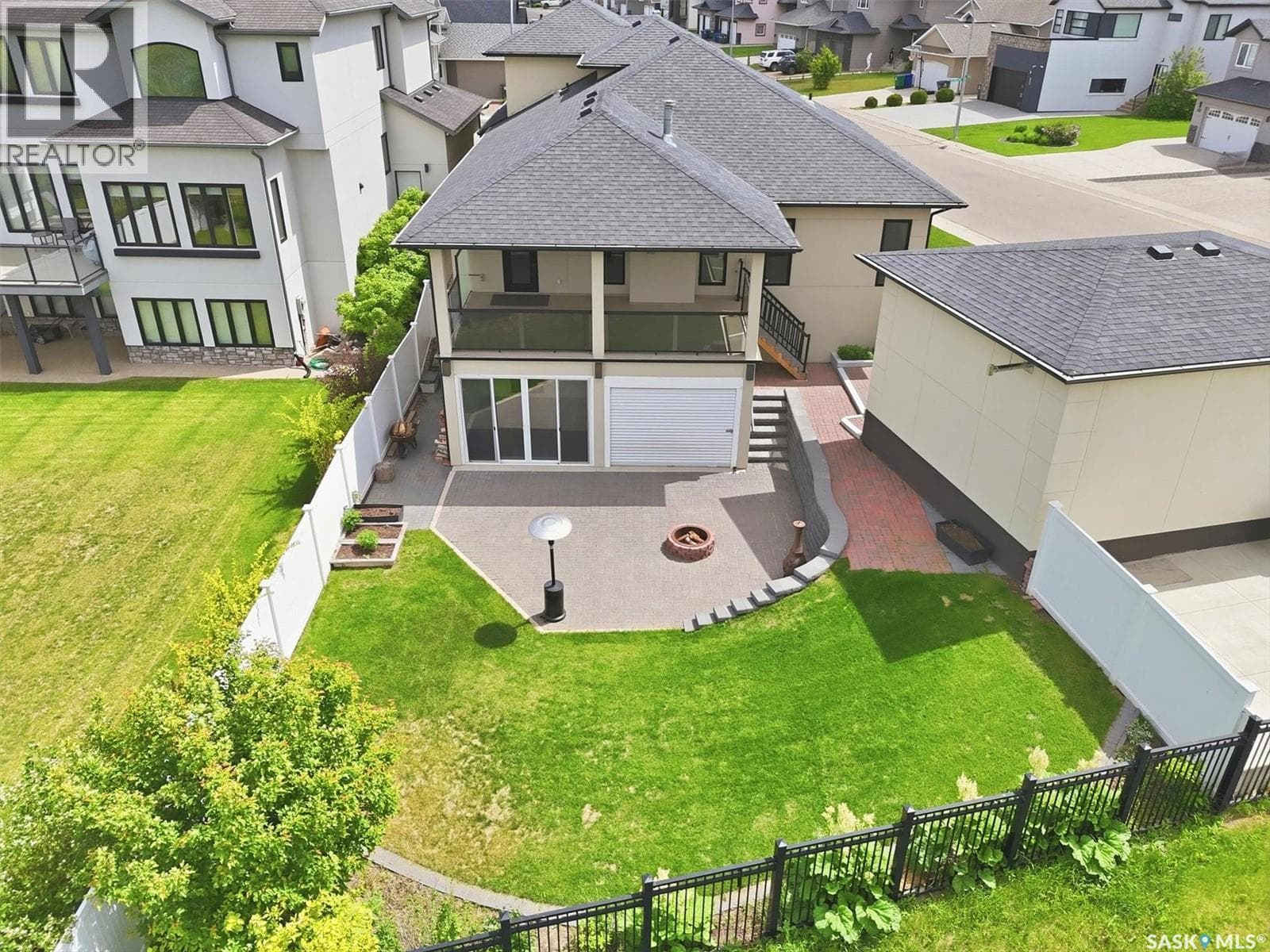 327 Hastings LANE — photo 4