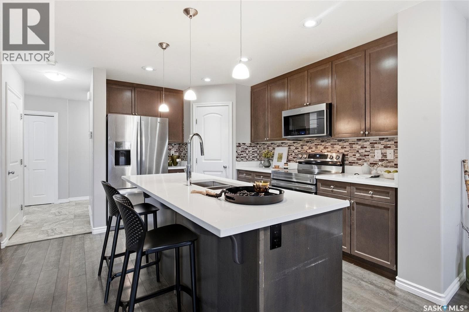 334 Dickson CRESCENT — photo 3