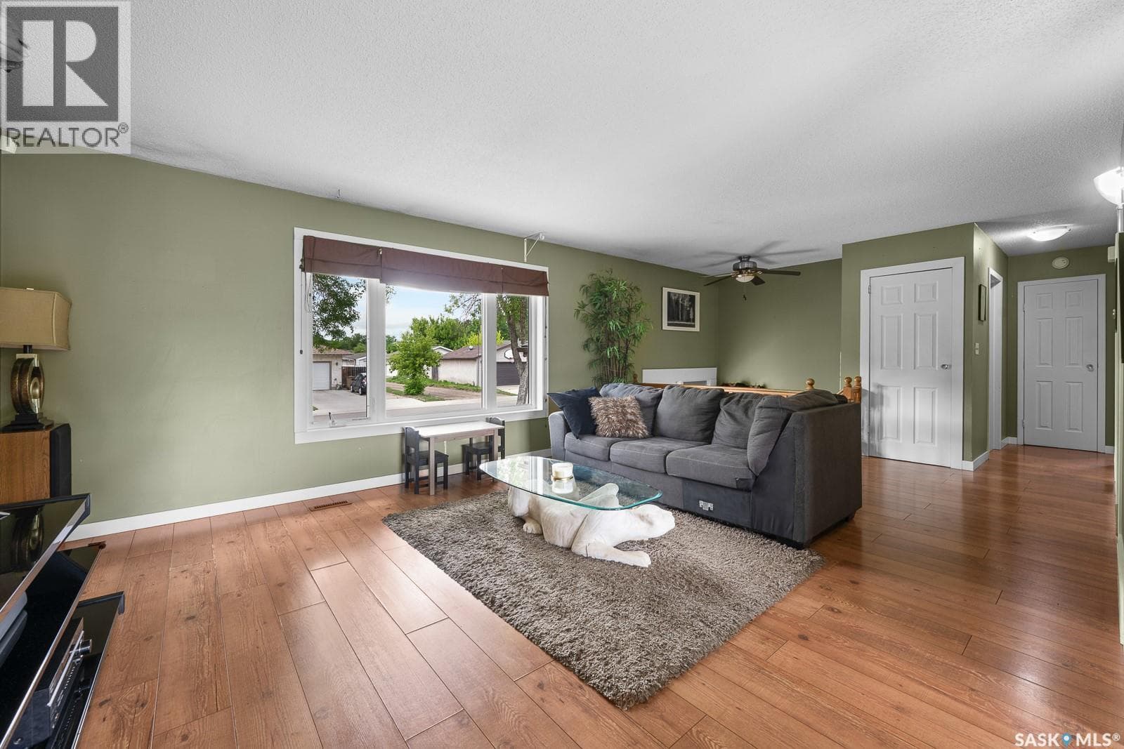 10 Bastedo CRESCENT — photo 4