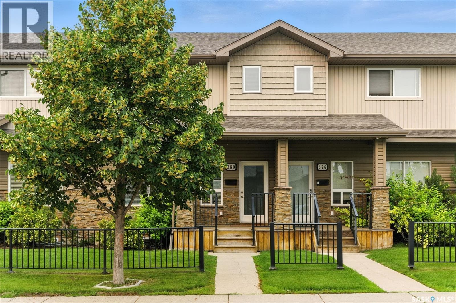 380 Willowgrove LANE