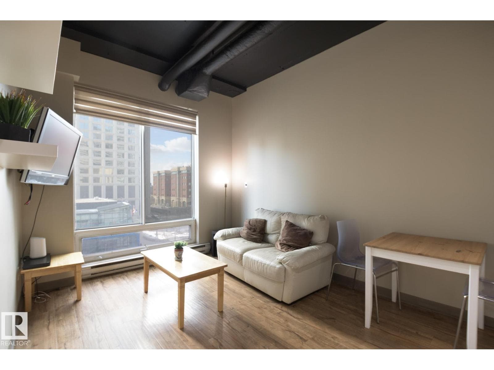 #412 10024 JASPER AV NW — photo 3