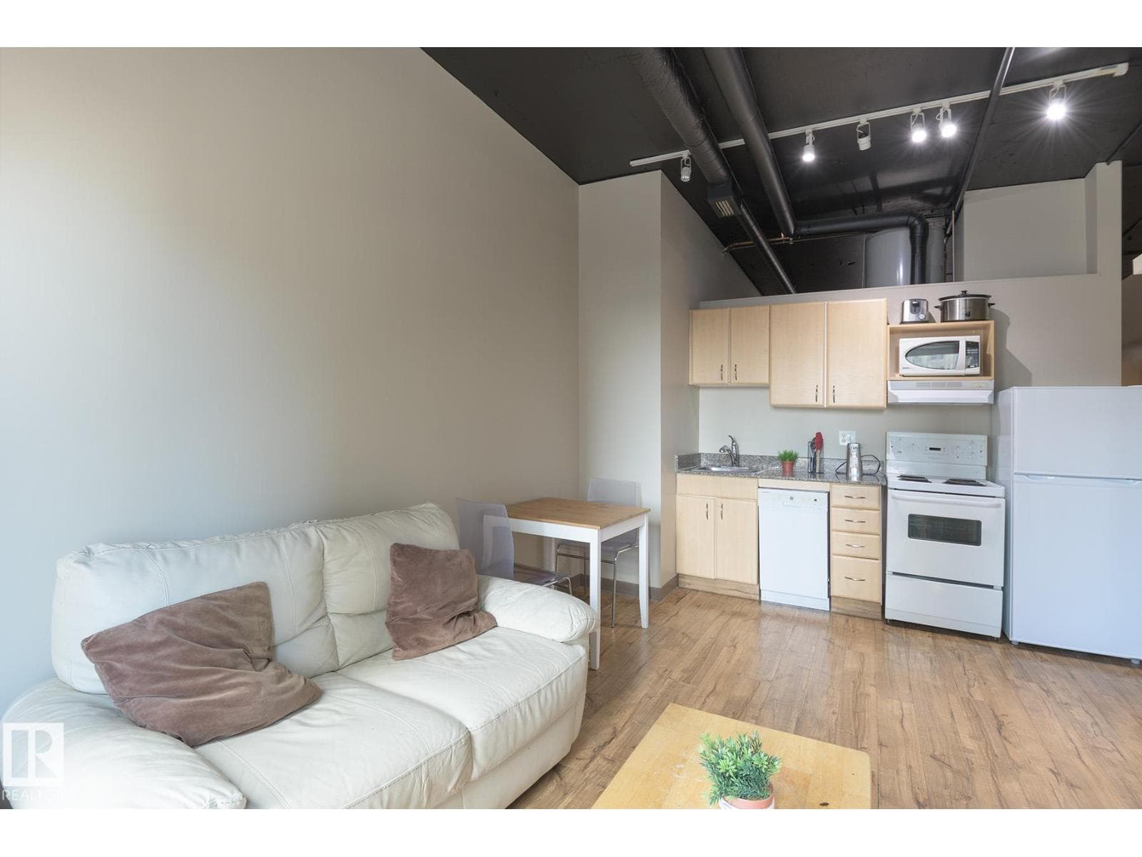 #412 10024 JASPER AV NW — photo 5