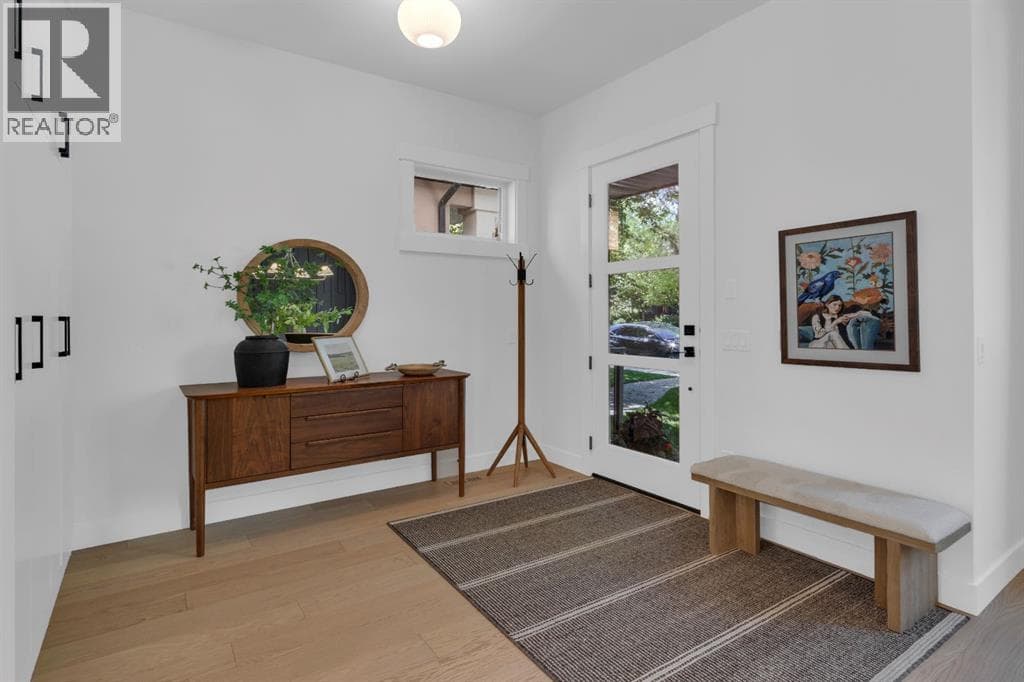 4204 16a Street SW — photo 3