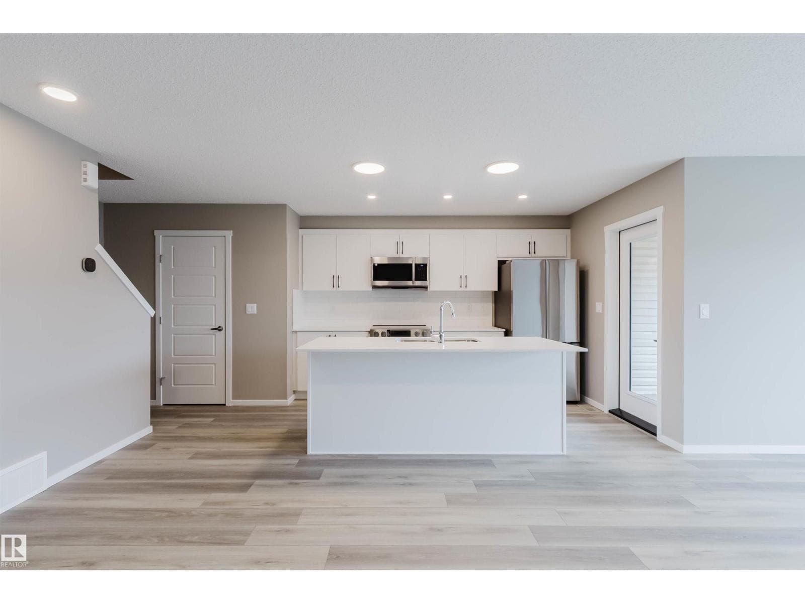 20418 15A AV NW