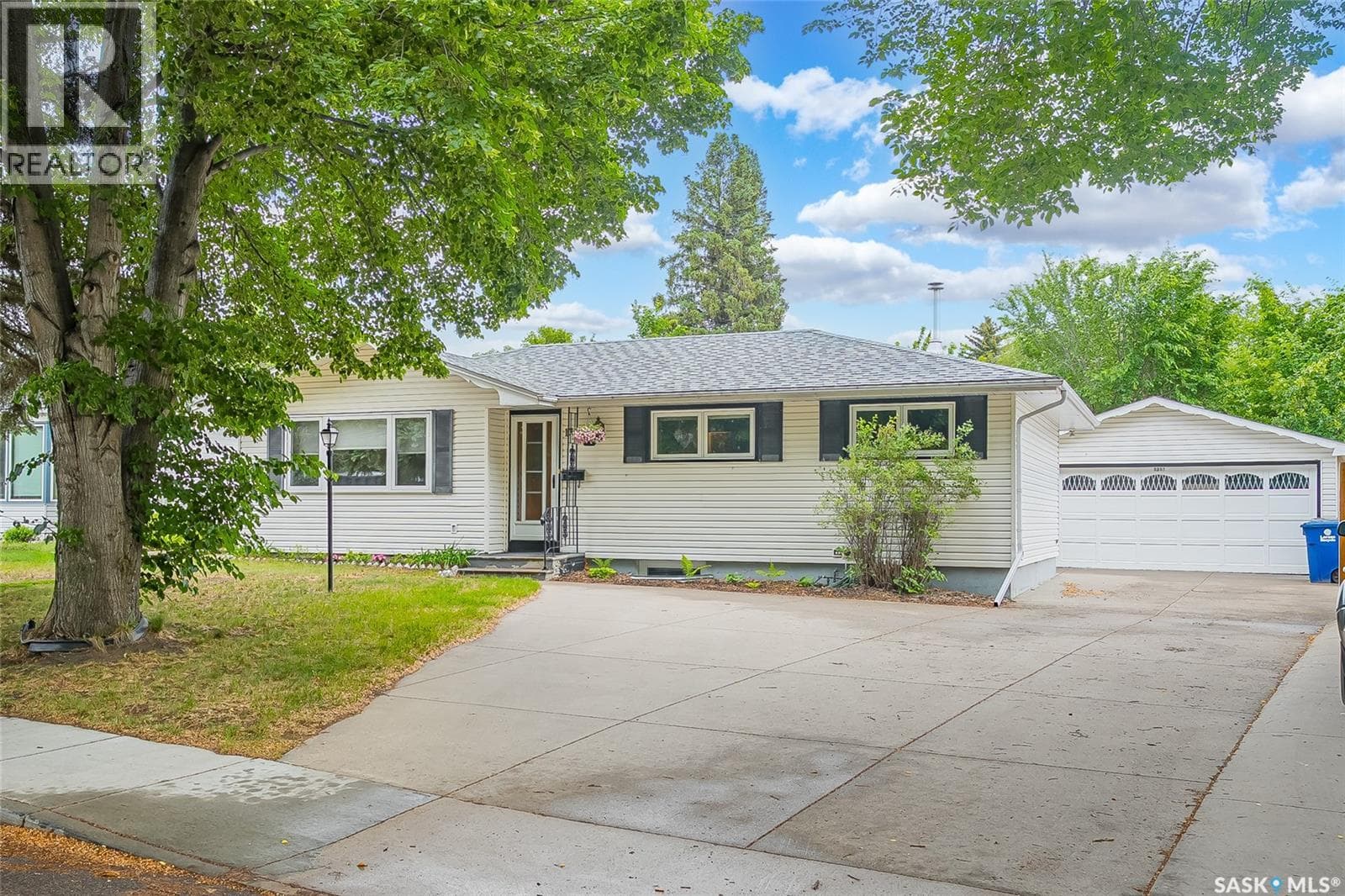 1317 East CENTRE