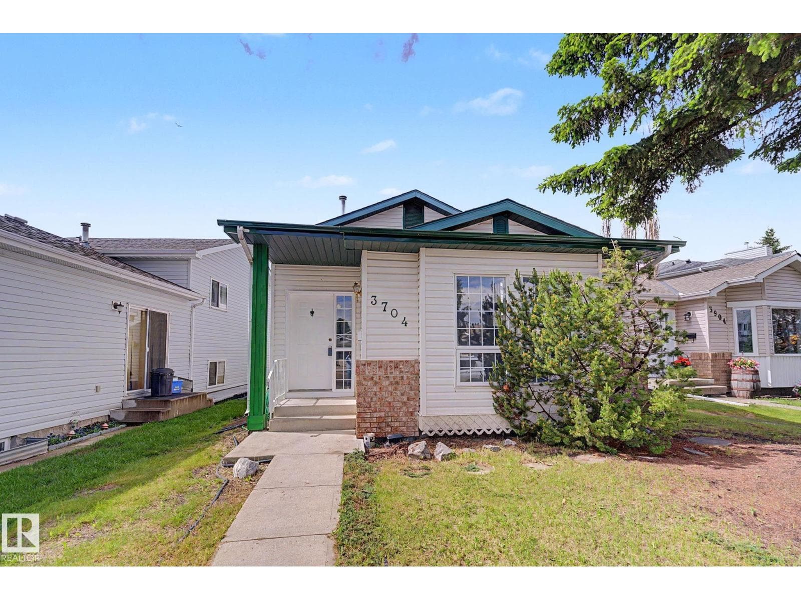 3704 39 AV NW