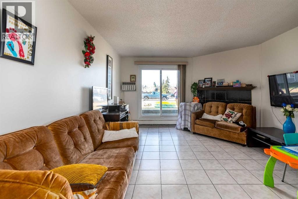 109B, 3007 57A Ave — photo 3