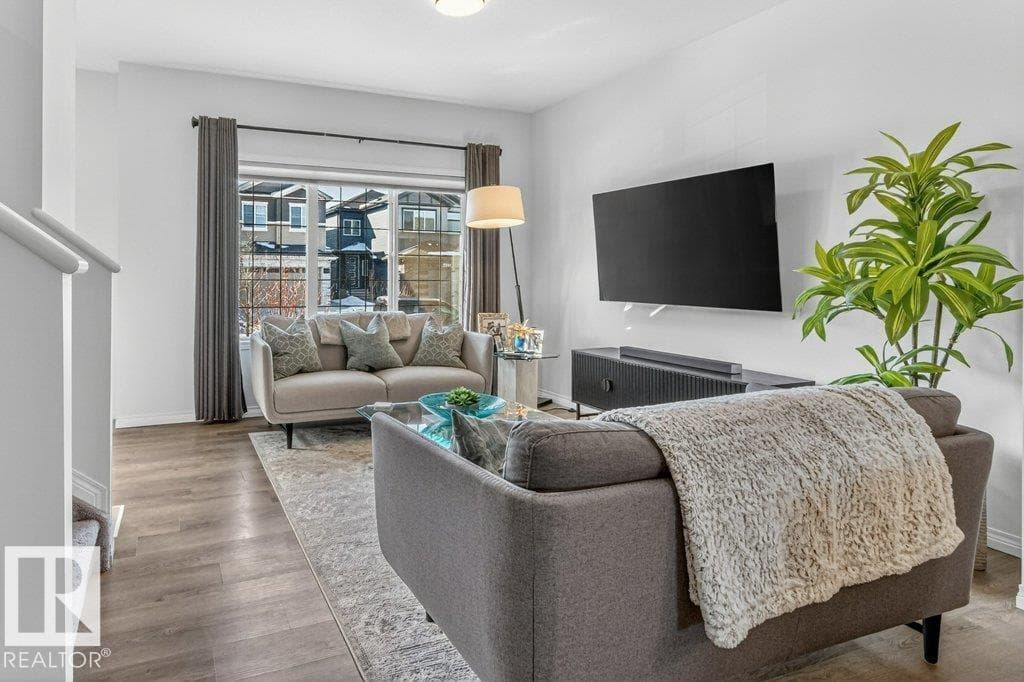 3708 42 AV — photo 2
