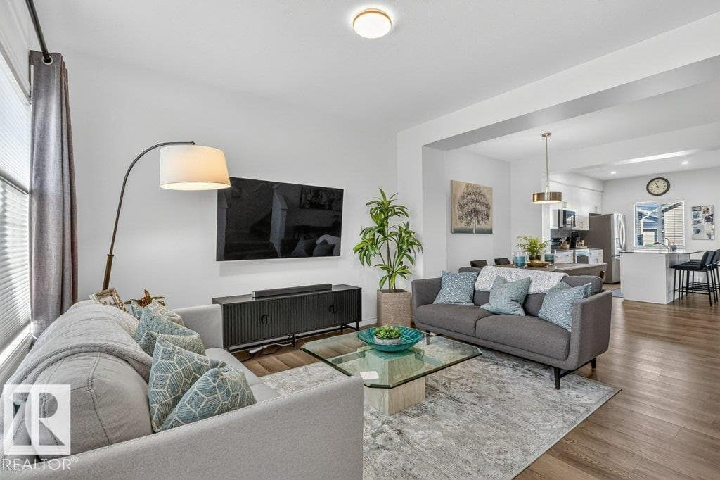 3708 42 AV — photo 5
