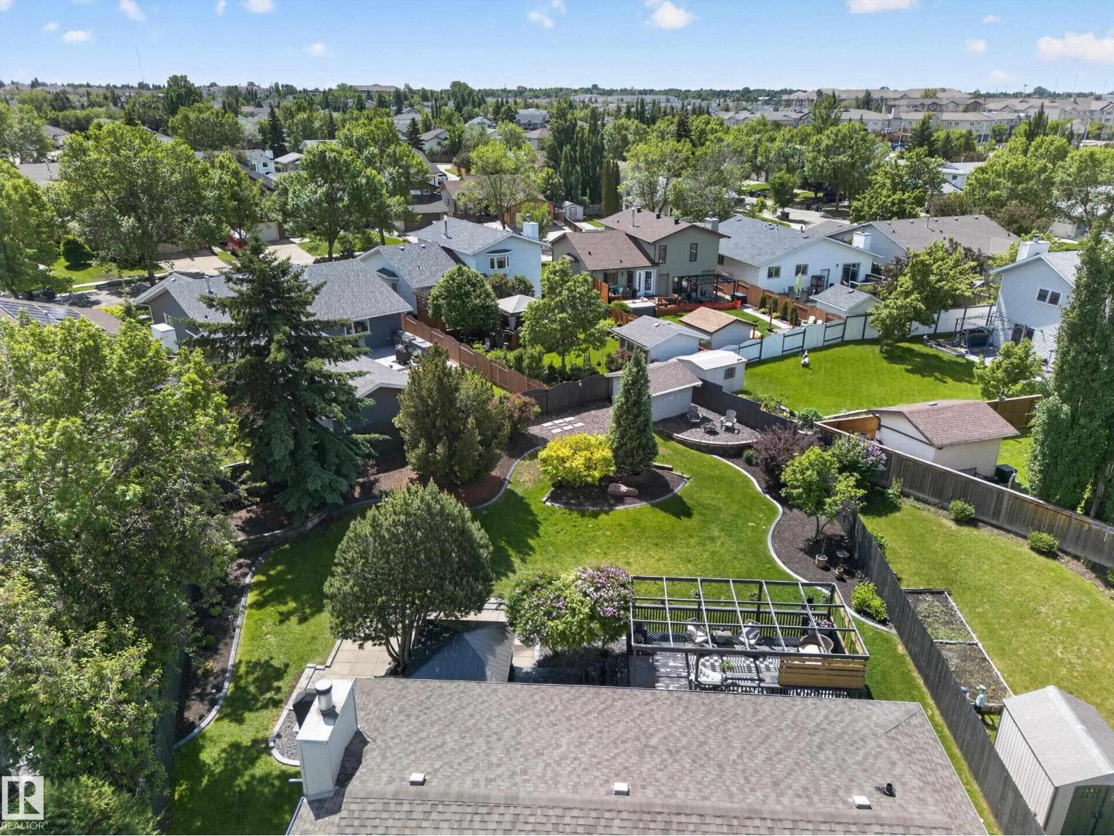 9 COACHMAN PL — photo 2
