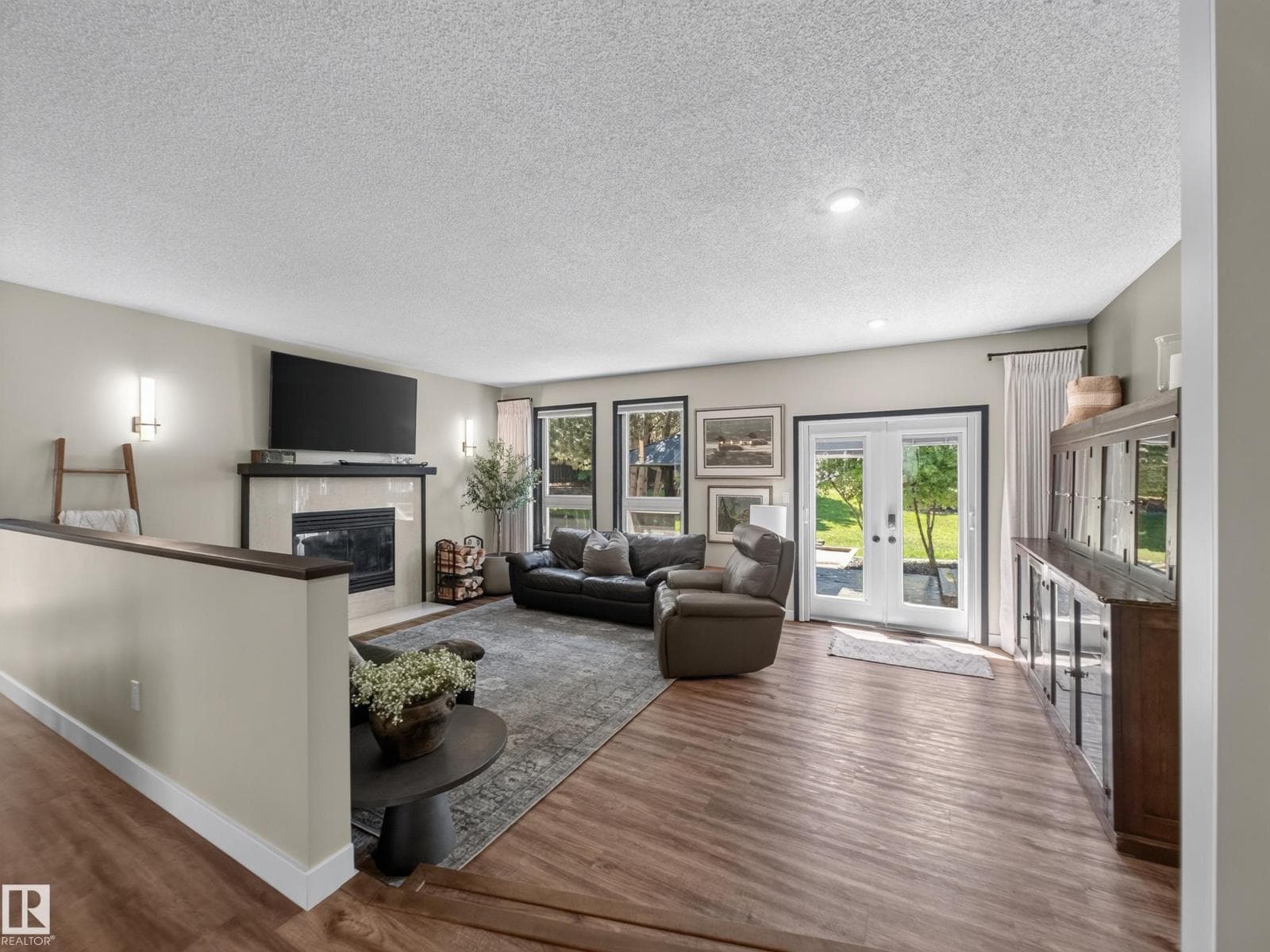 9 COACHMAN PL — photo 5