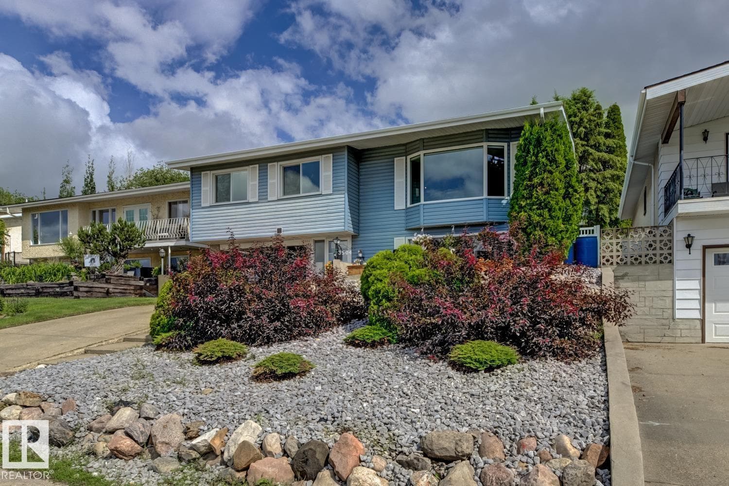 3504 102 AV NW — photo 3