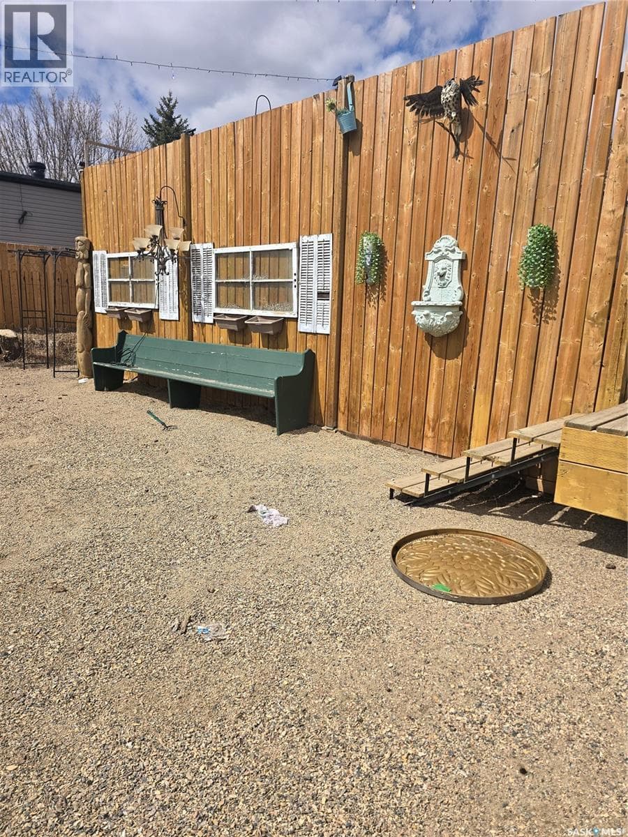 209 Allan STREET — photo 3