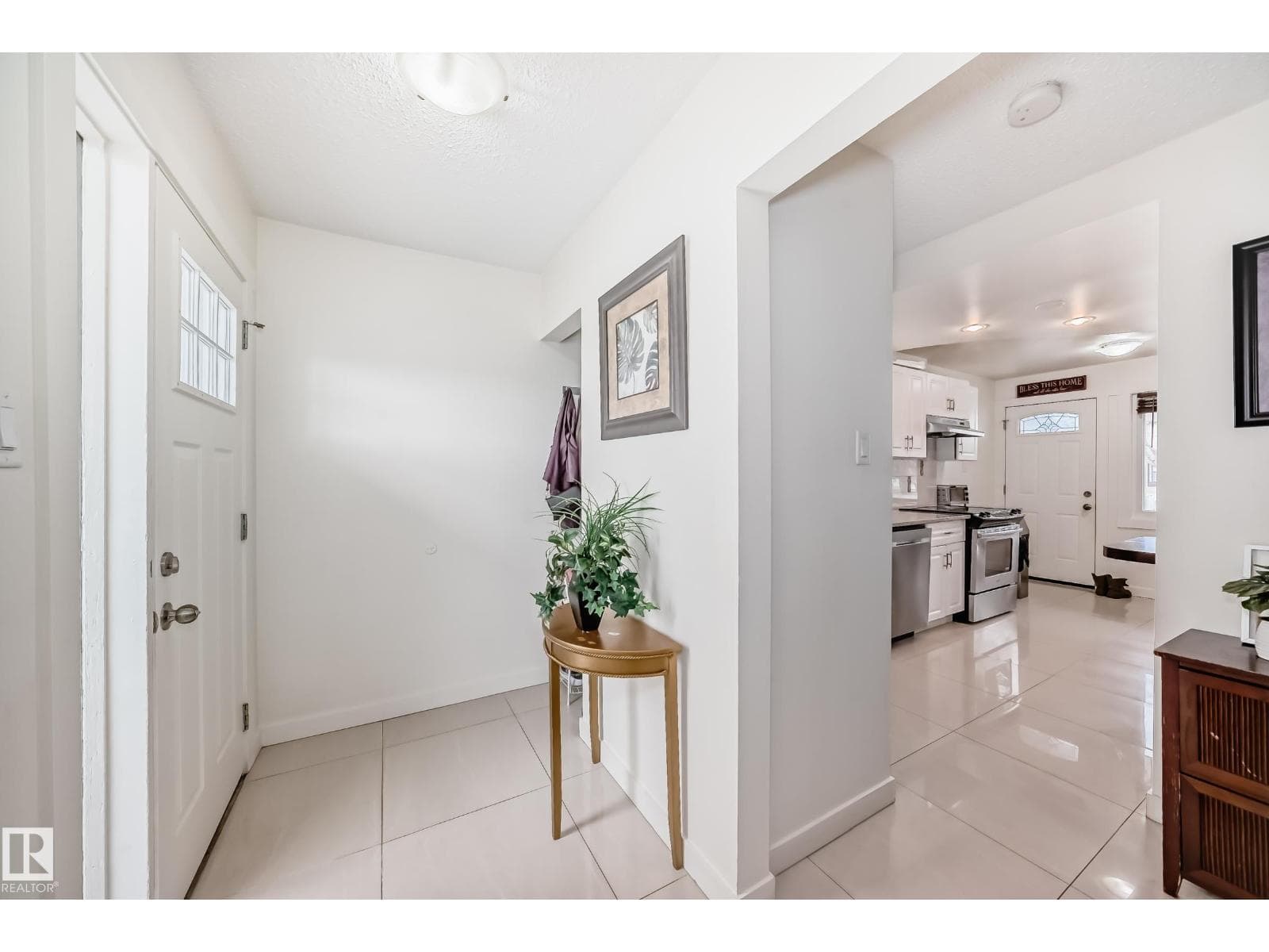 75 AMBERLY CO NW — photo 4