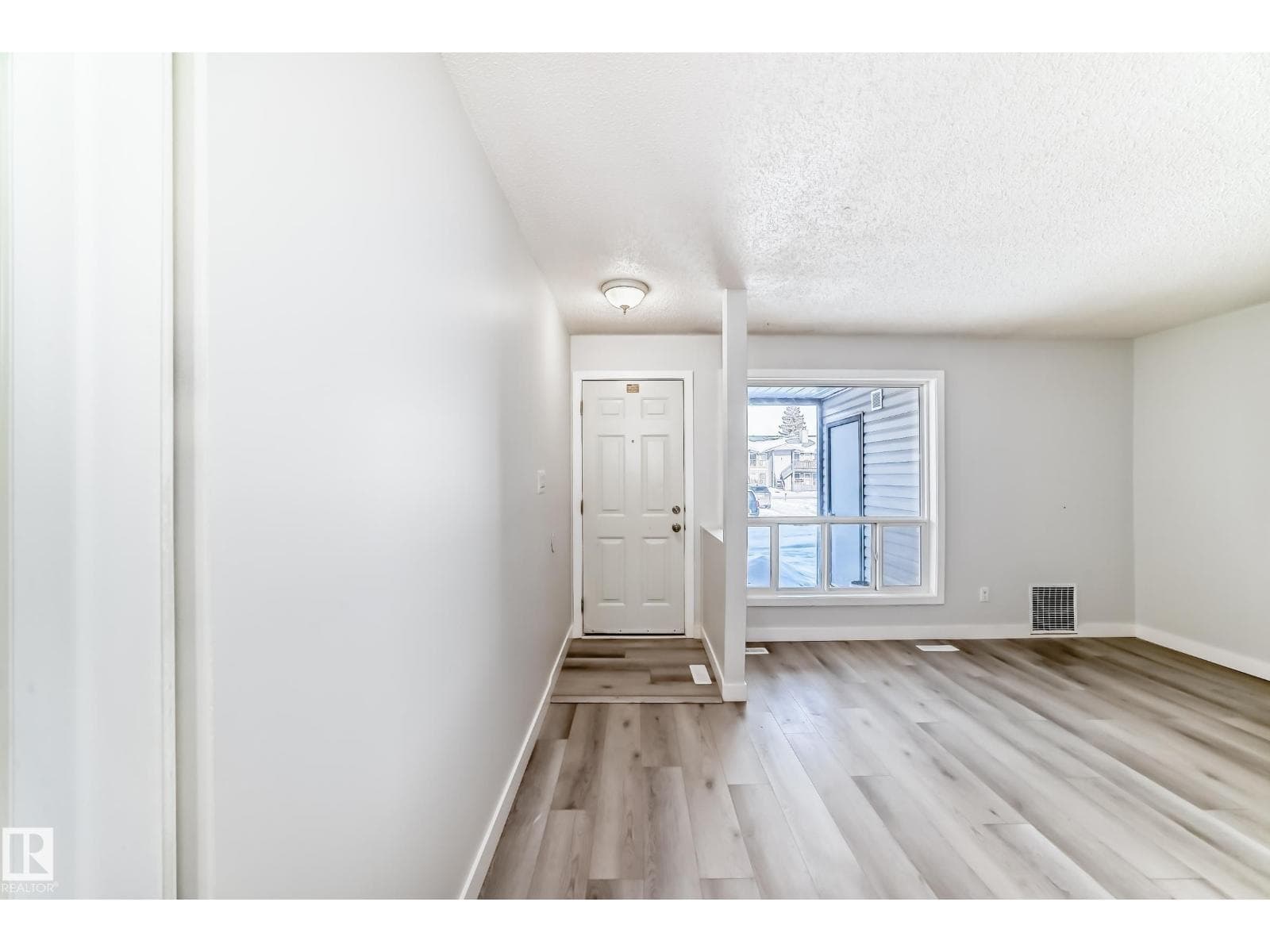 #23 1503 MILL WOODS RD E NW — photo 2