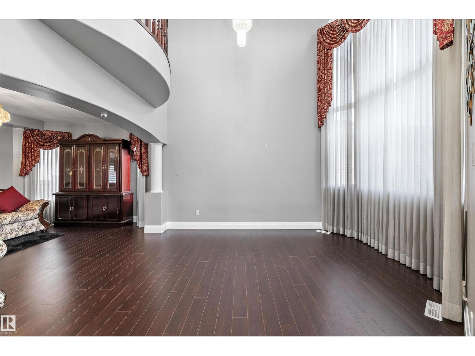4831 154 AV NW — photo 5