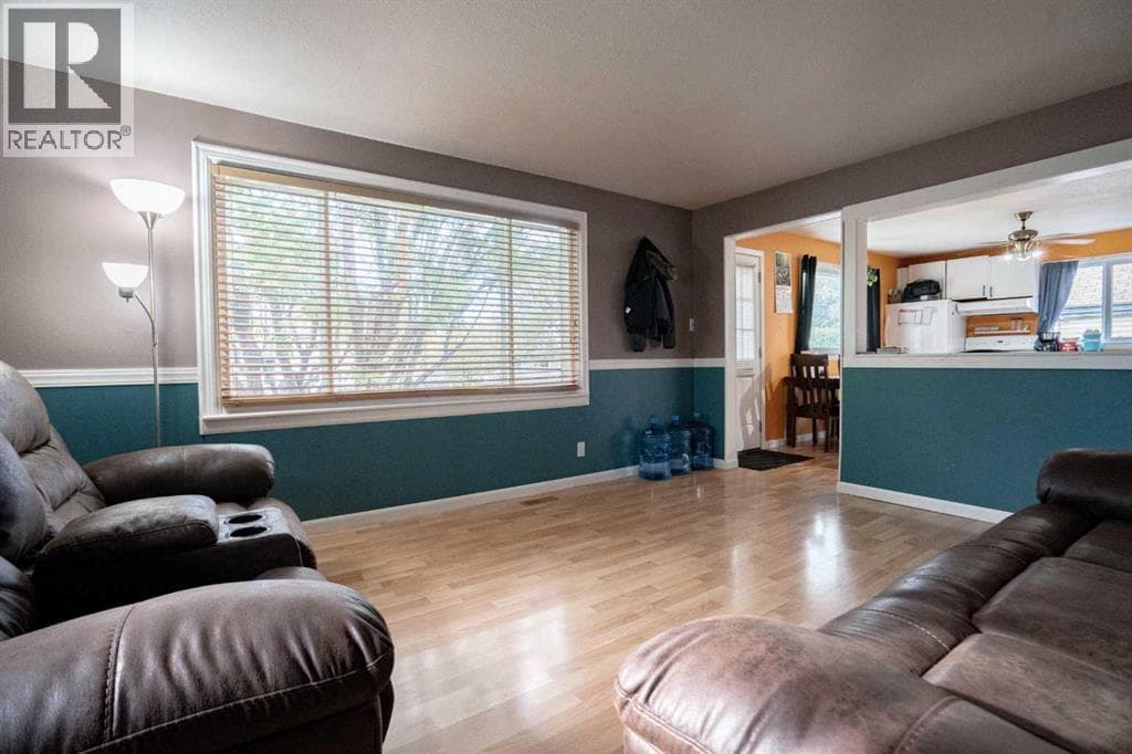 4811 53 ave — photo 5