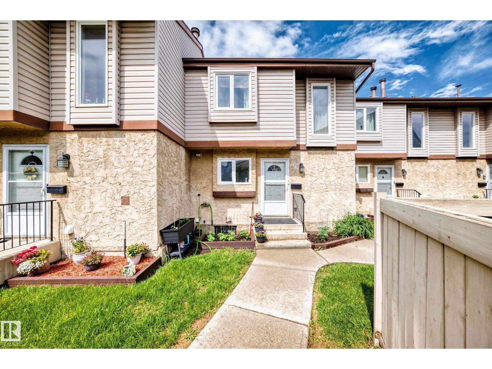 102 ROYAL TC NW — photo 3