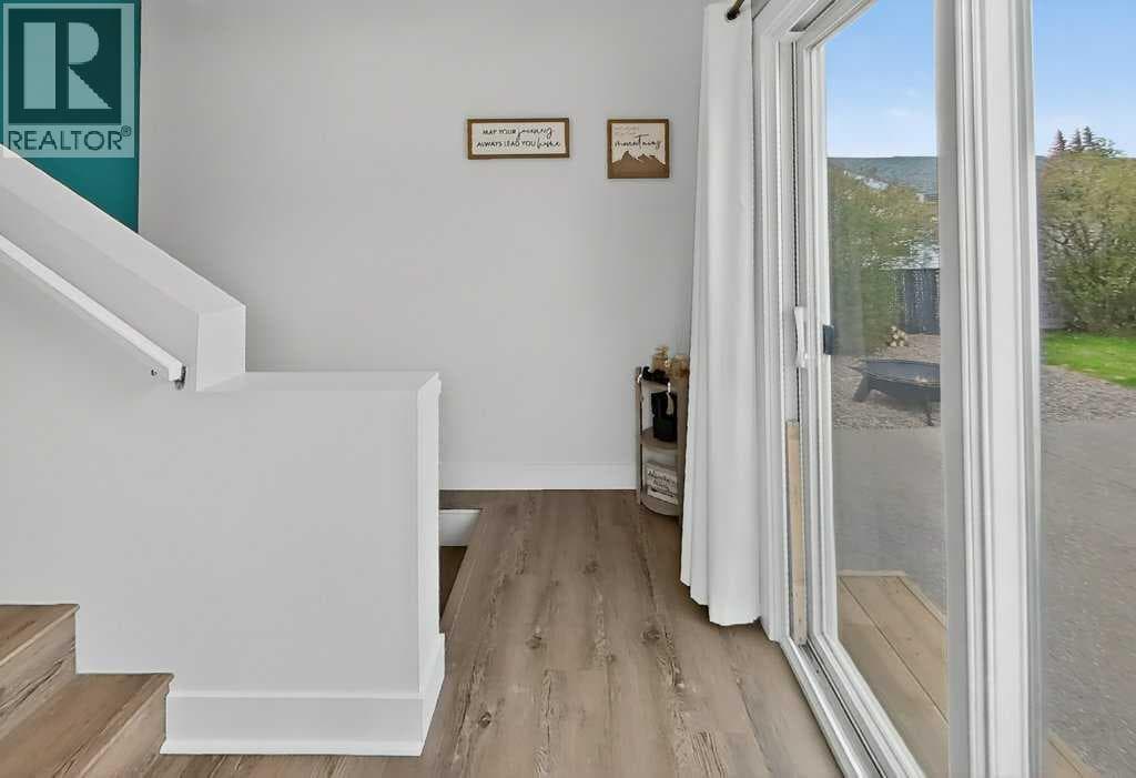 7704 23 Avenue — photo 5