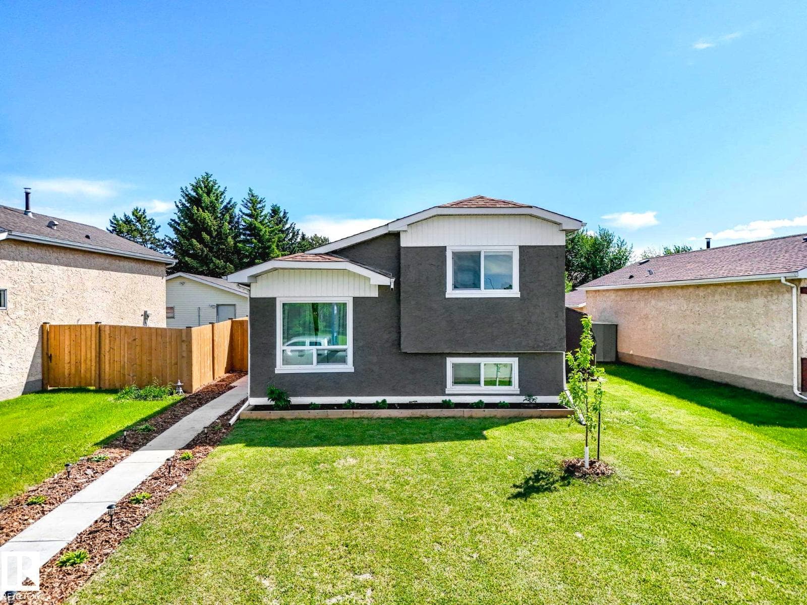 4115 41 AV NW