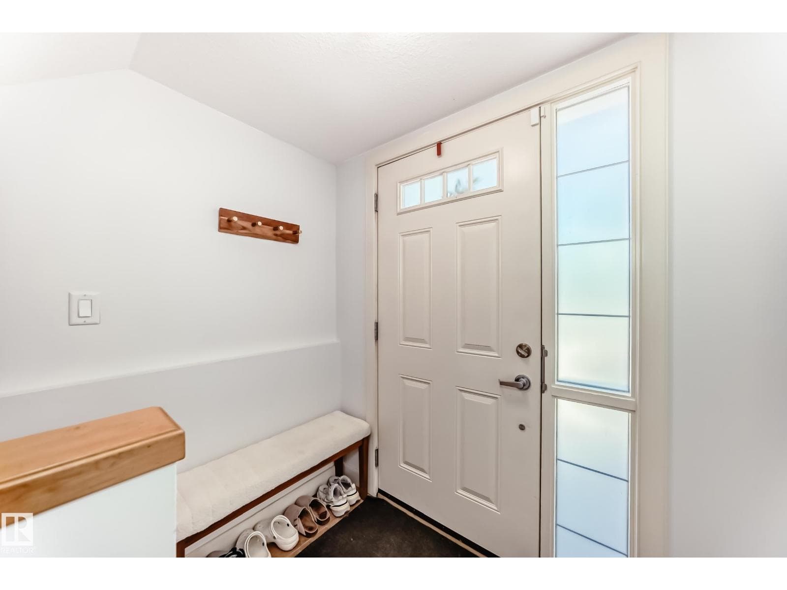 7021 95 ST NW — photo 4