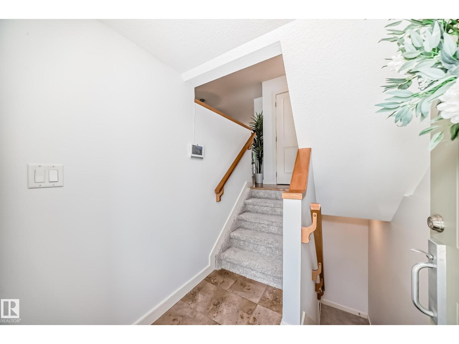 7021 95 ST NW — photo 5