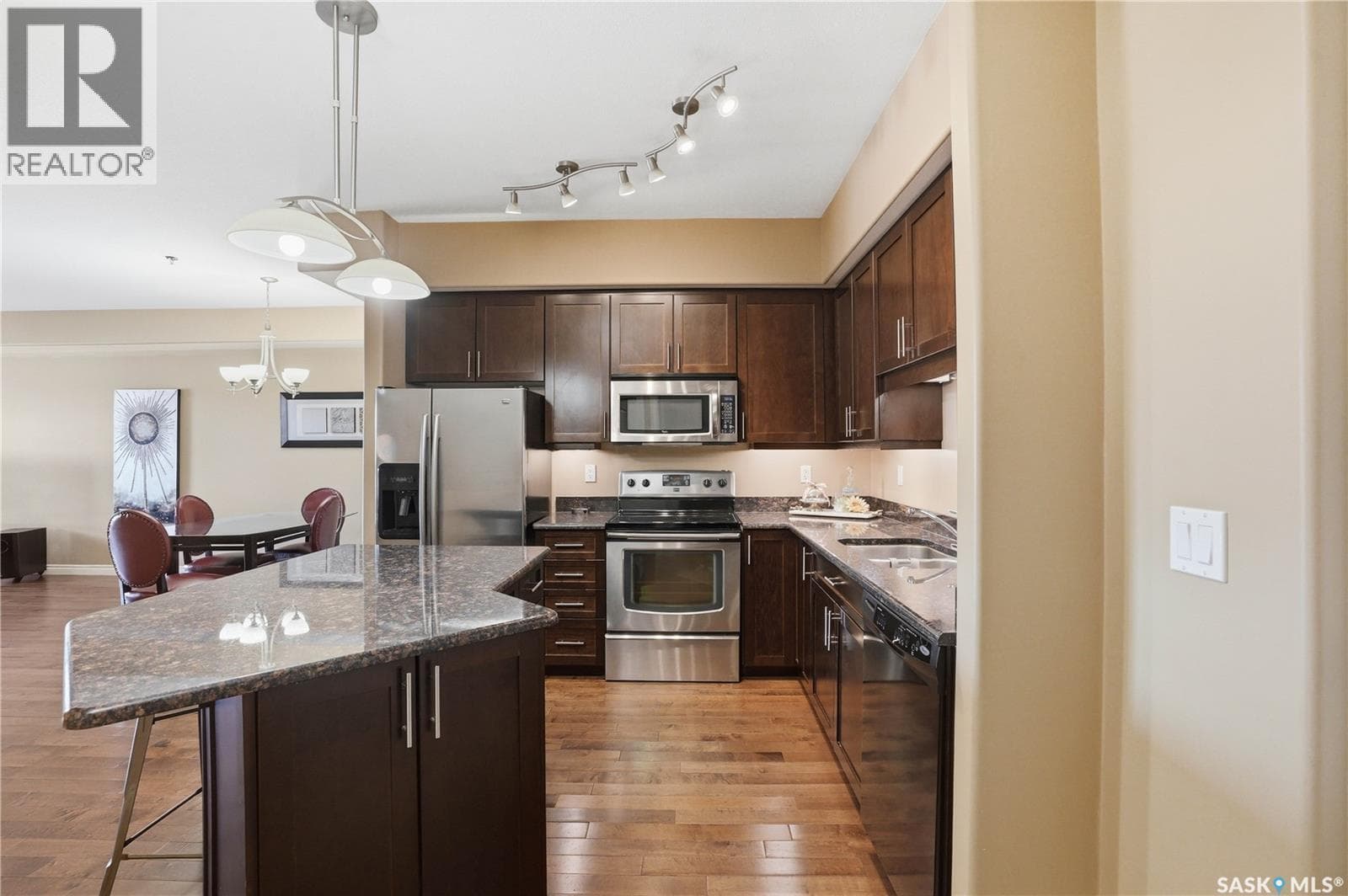 311 227 Pinehouse DRIVE — photo 3