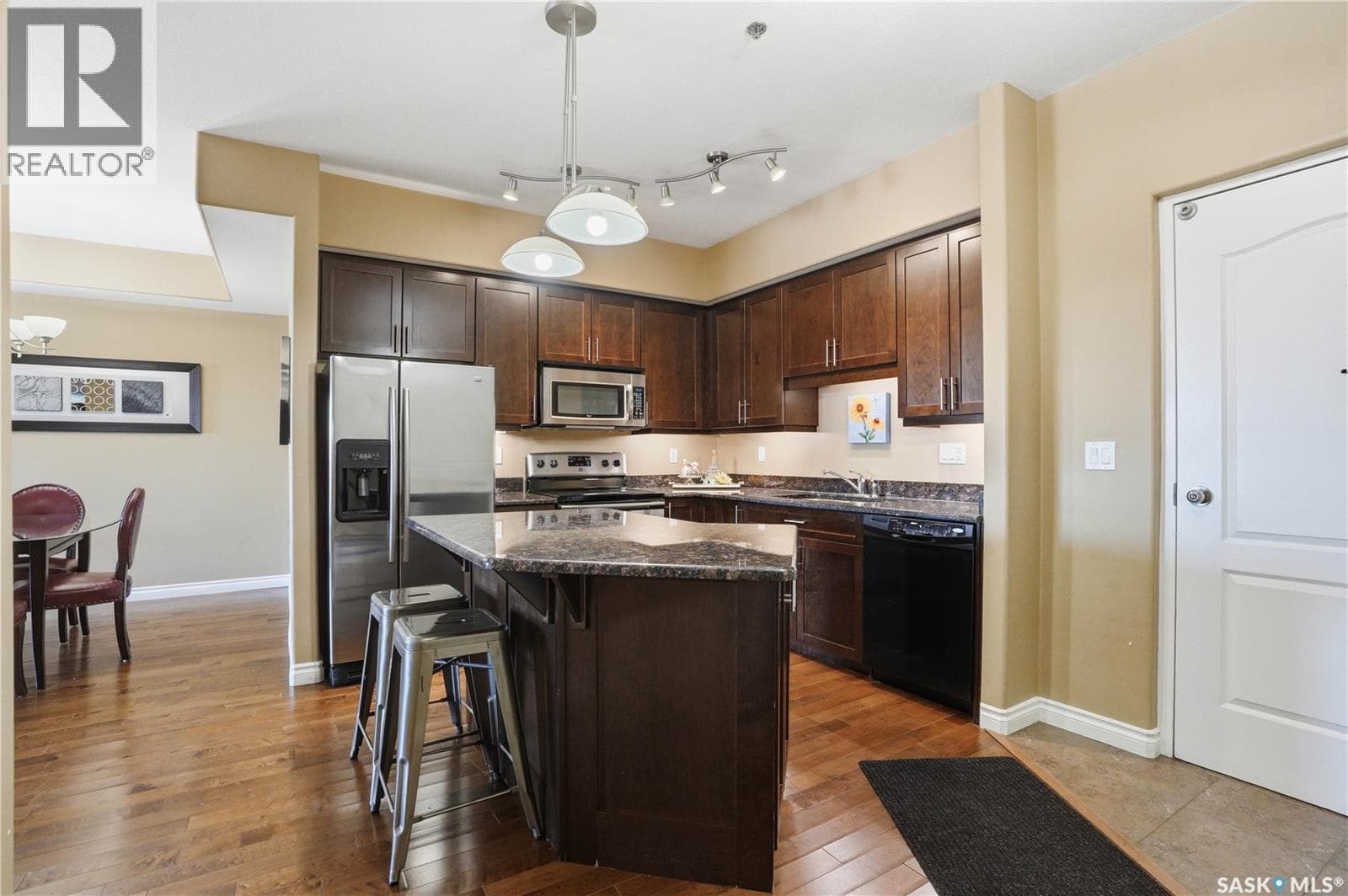 311 227 Pinehouse DRIVE — photo 4