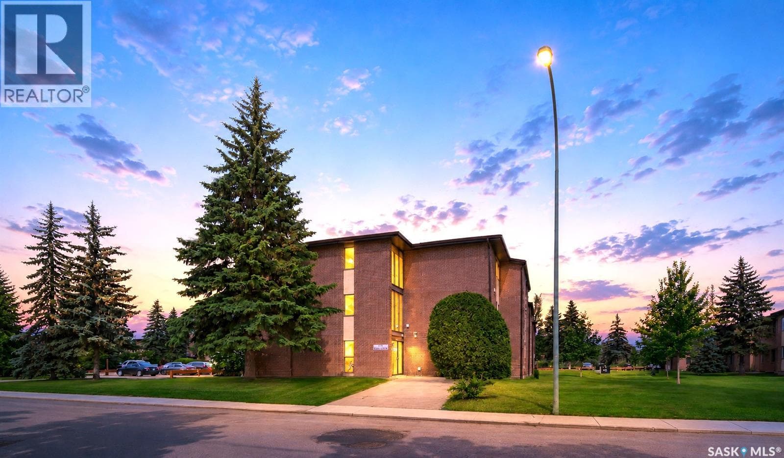 309 315 Tait CRESCENT