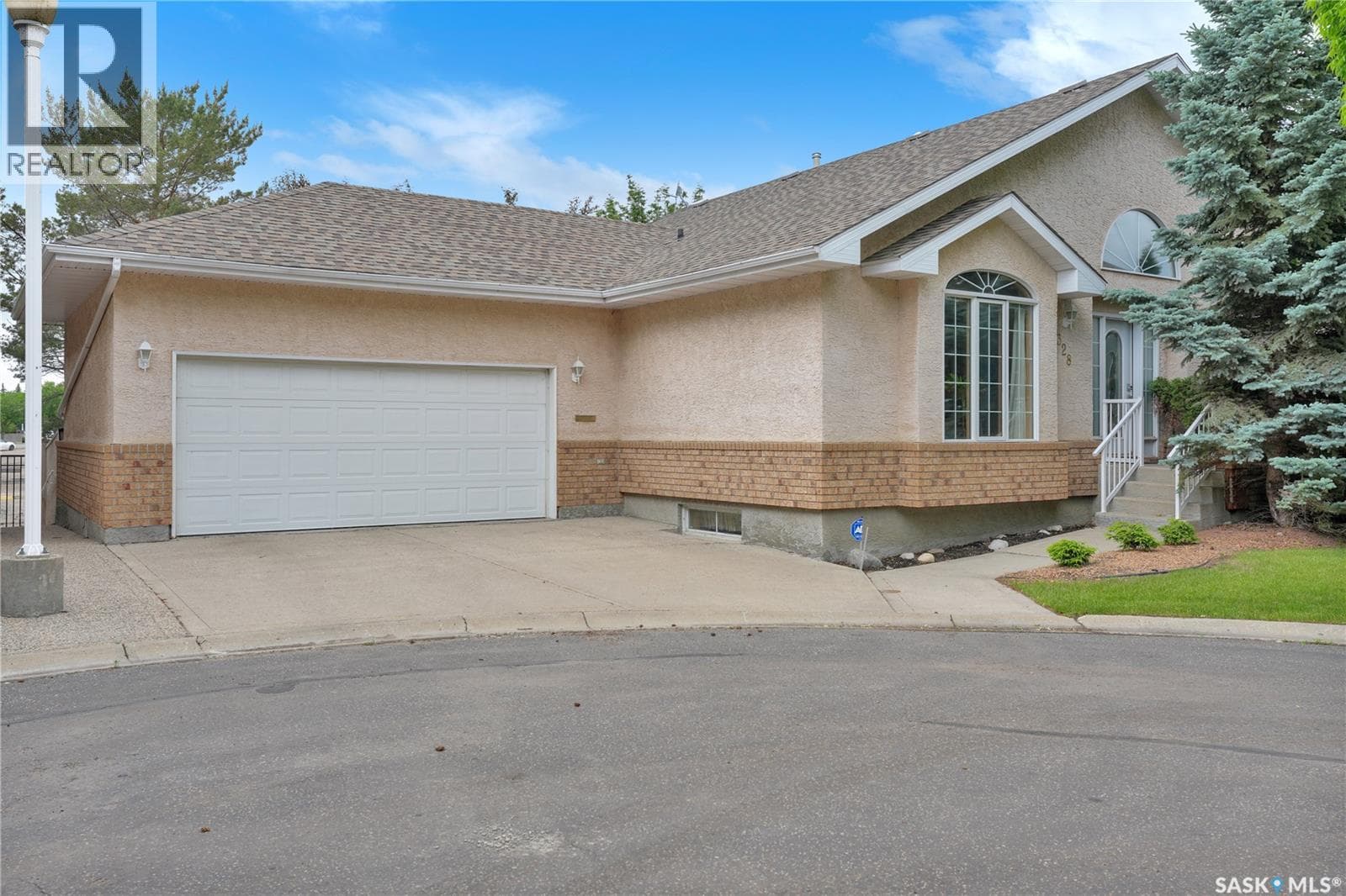 3328 Lakeshore COURT — photo 2