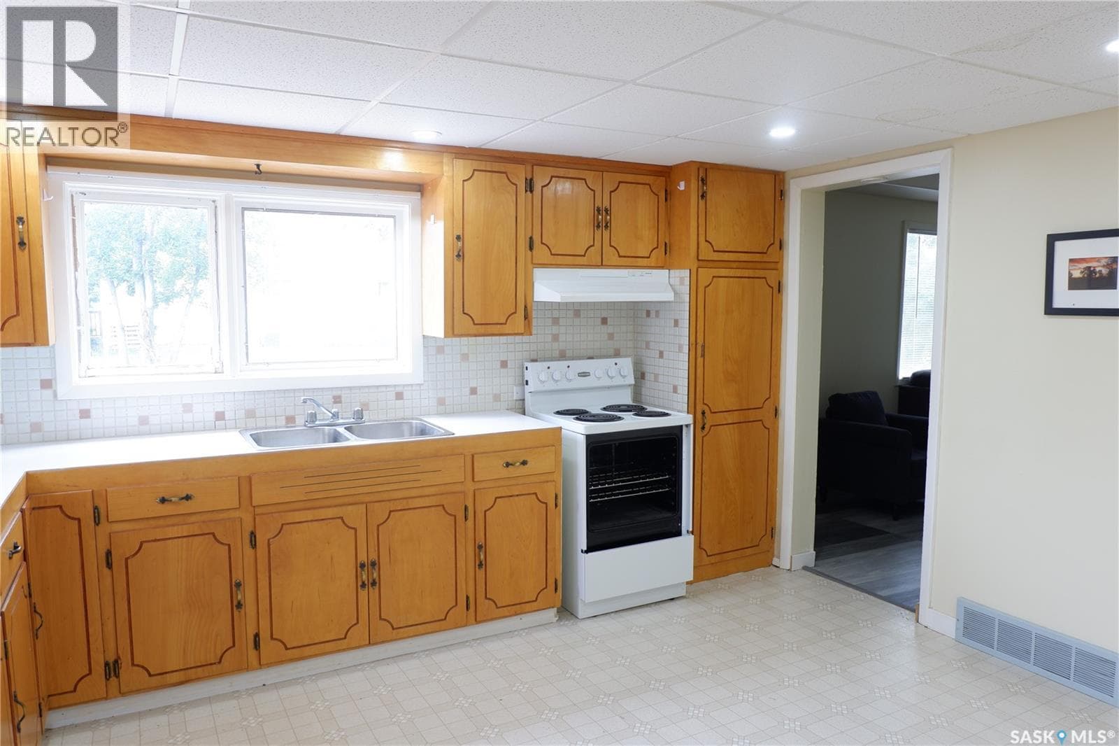 215 Kerry STREET — photo 5