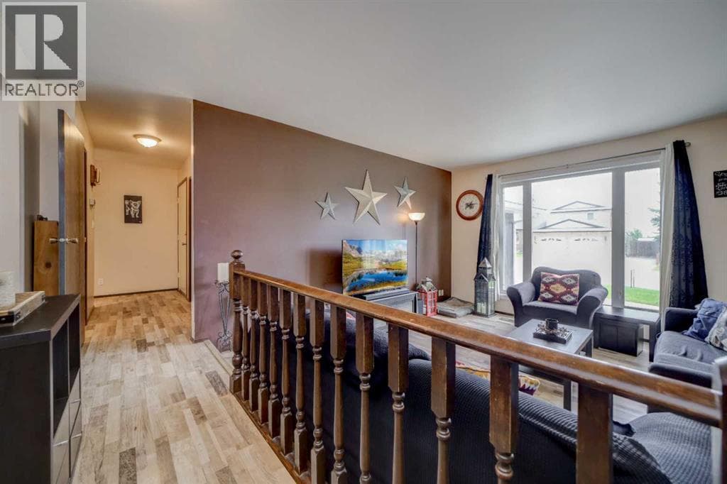 844 Foothills Avenue — photo 4