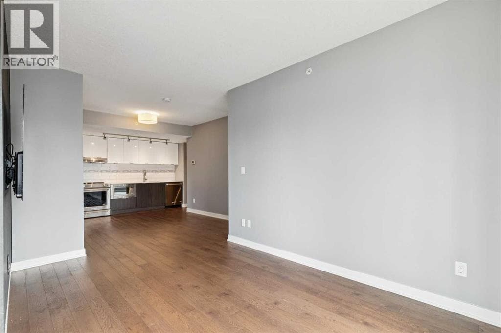 2001, 930 6 Avenue SW — photo 5