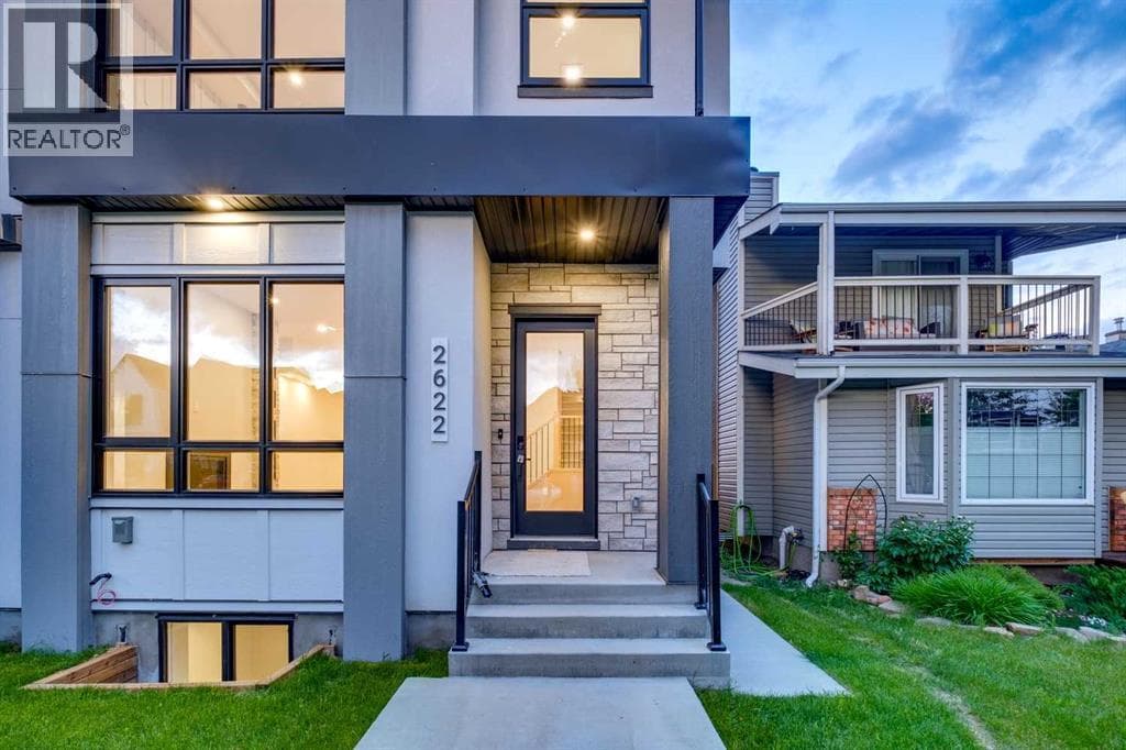 2622 30 Street SW — photo 3