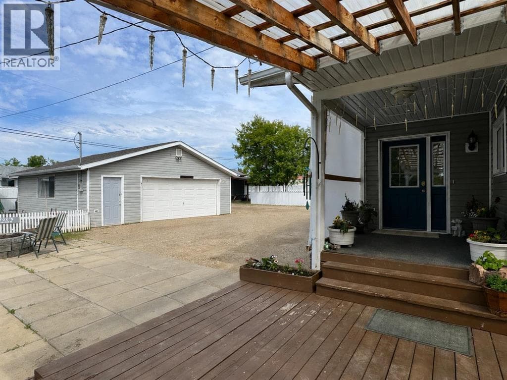 10208 113 Street — photo 2