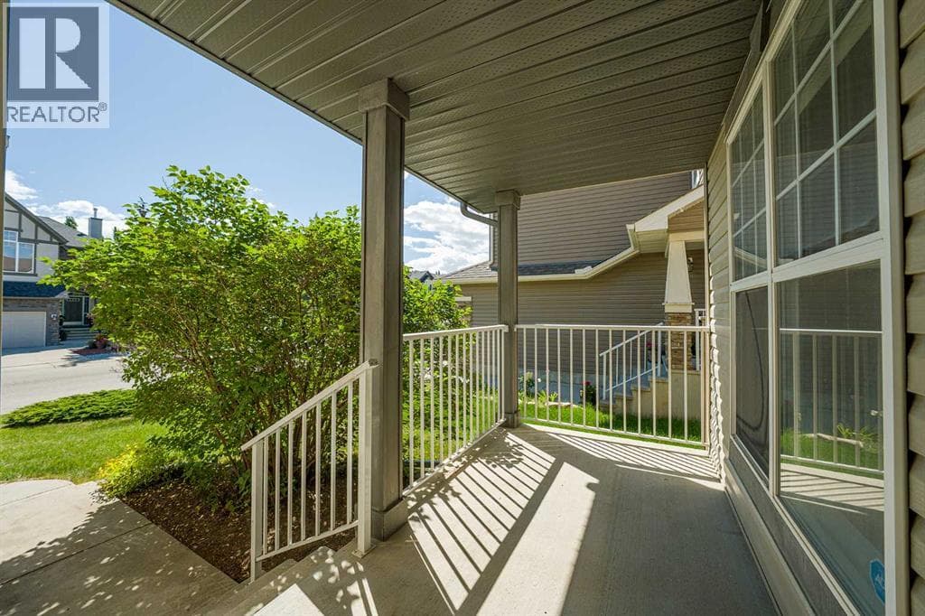 63 Cougartown Close SW — photo 2