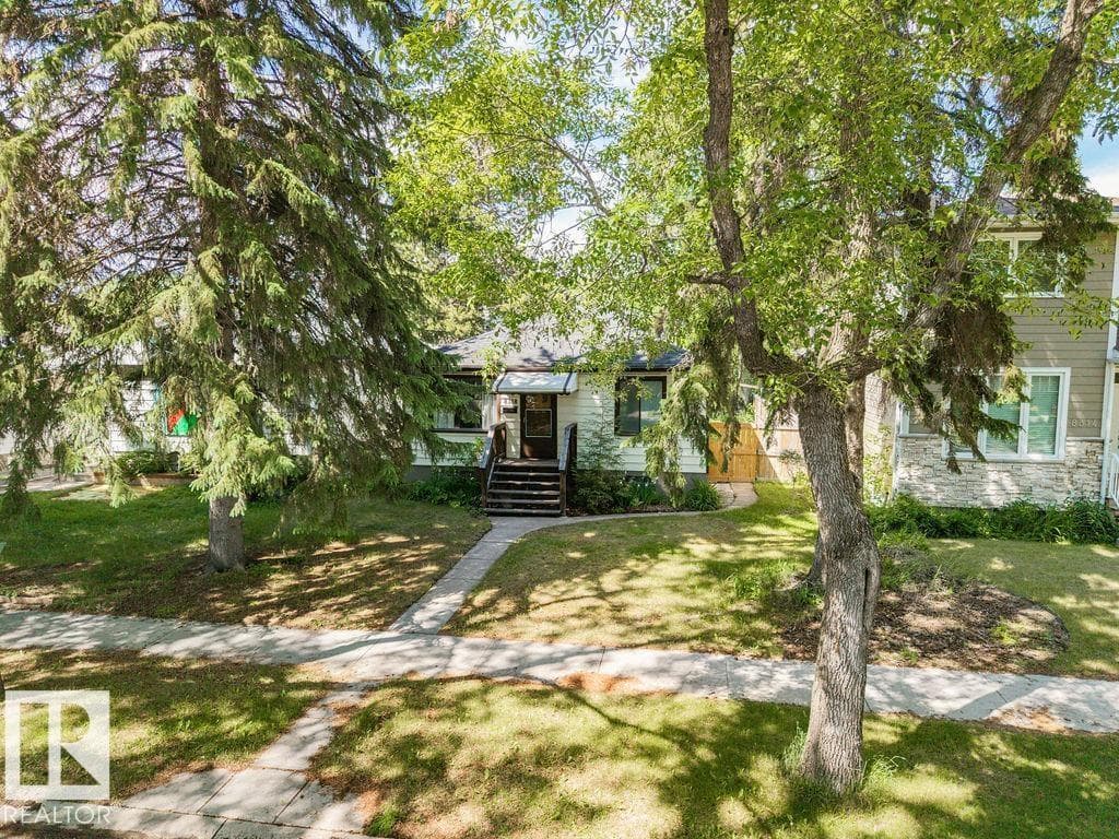 8318 80 AV NW — photo 3