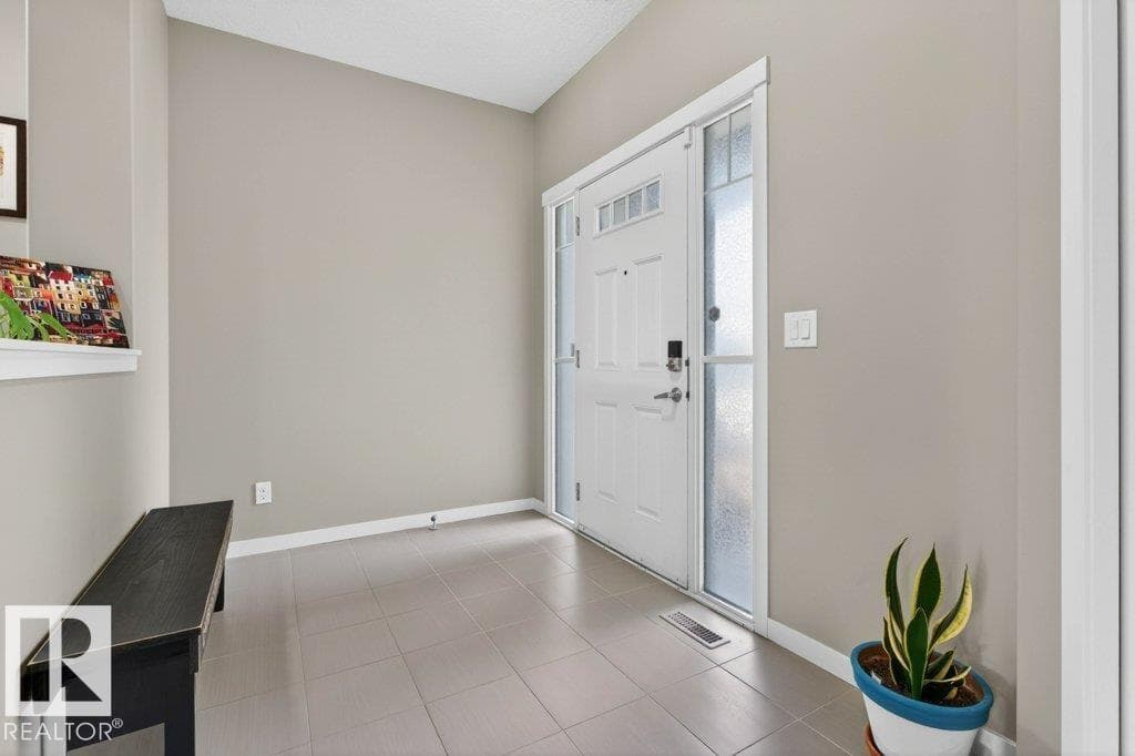 5315 20 AV SW — photo 4