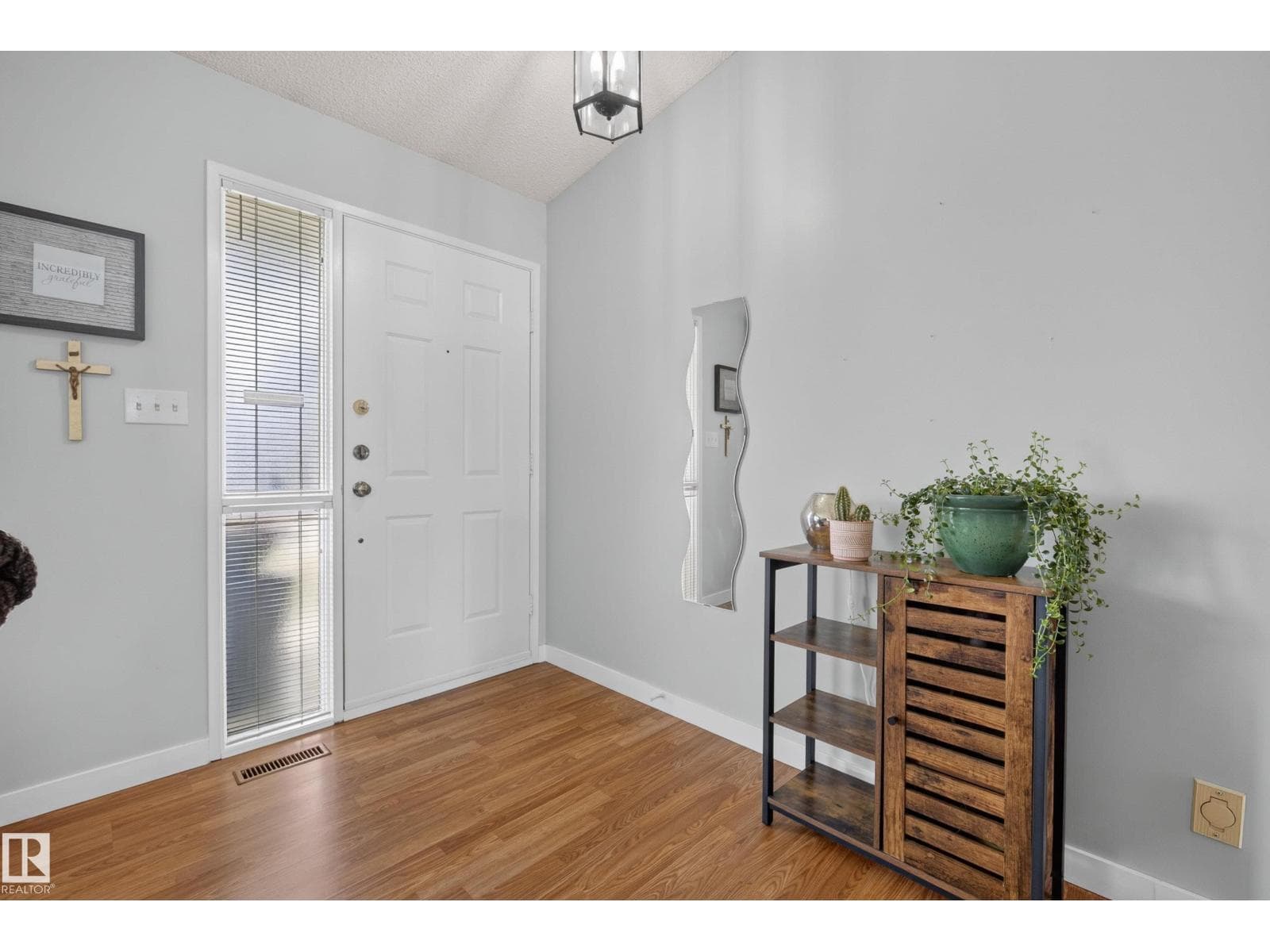 10935 152 ST NW — photo 5